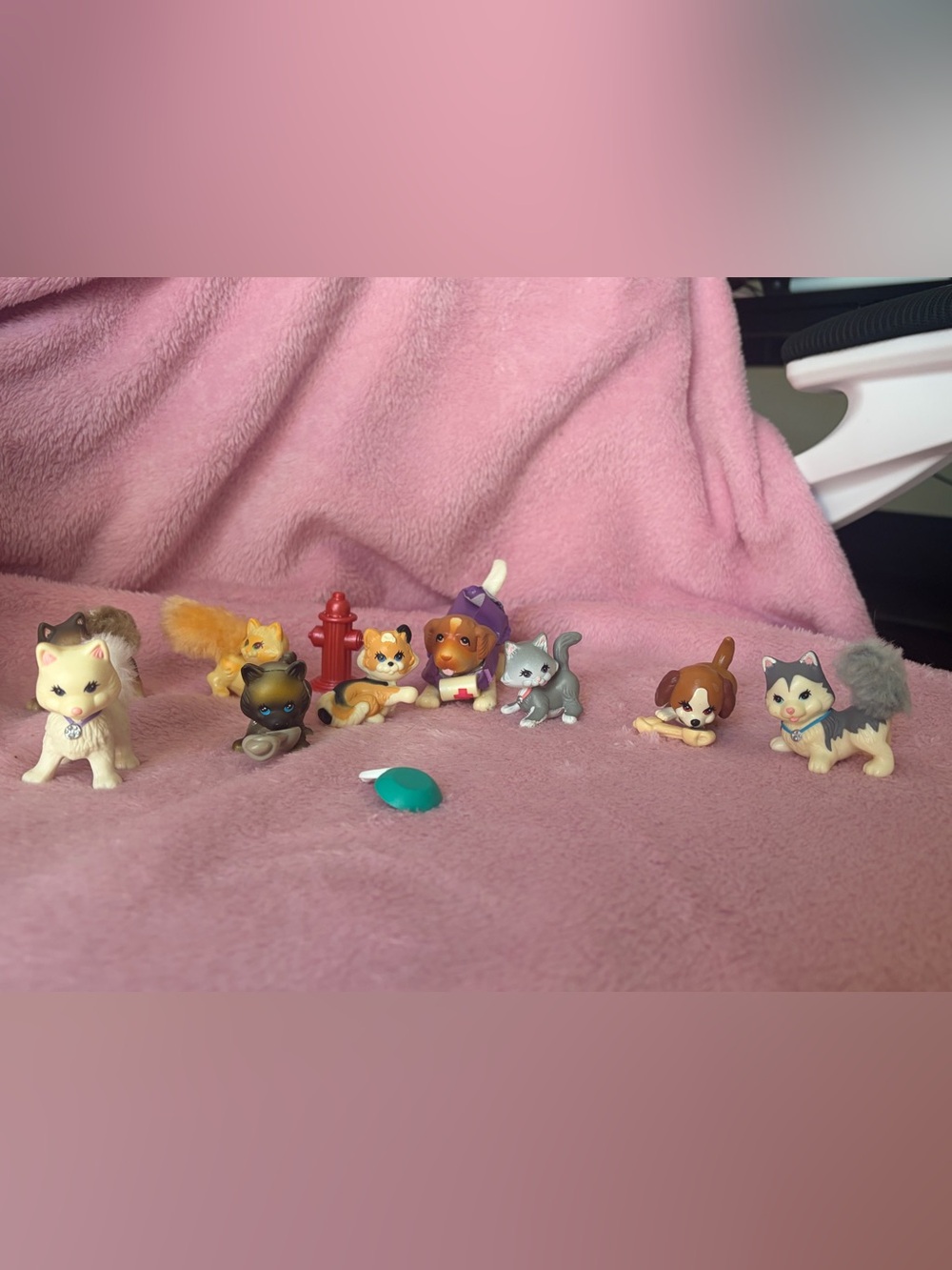 Large lot of vintage Kenner littlest pet shops ( pets and accessories!!!) - Picture 2 of 9